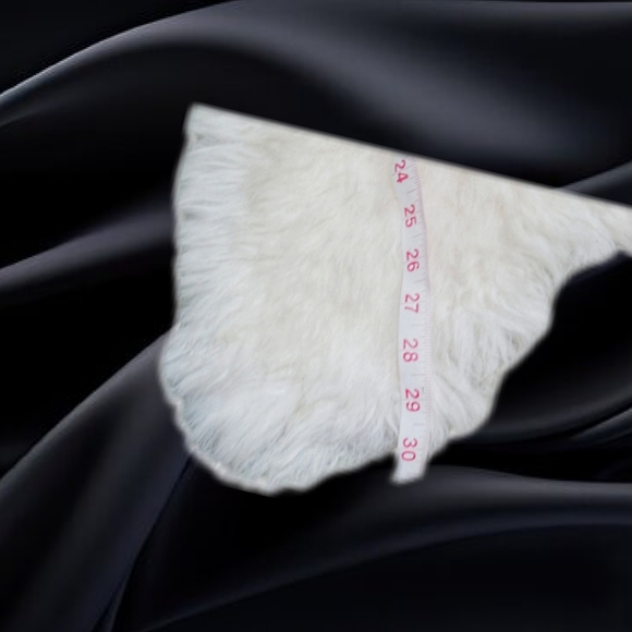 100% Genuine Sheepskin Rug By Shear Style Collection - Picture 4 of 9